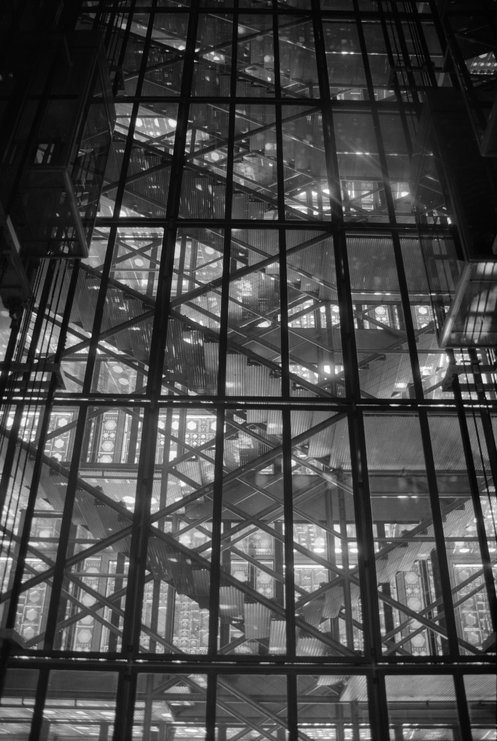 AHP F1990 09 001 sc240801 img33 NLP